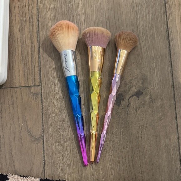 Assorted Makeup Collection - Picture 9 of 10